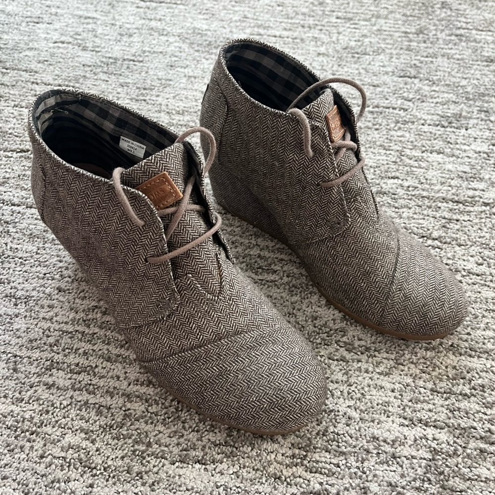 Tom’s Herringbone Wedge